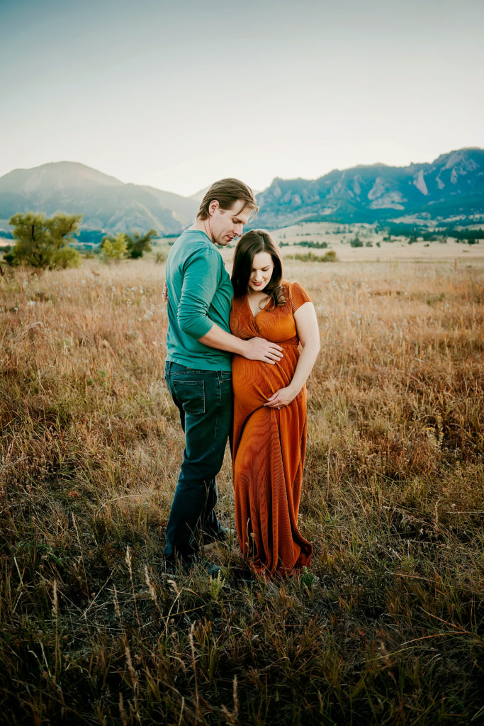 Outdoor fall maternity shoot