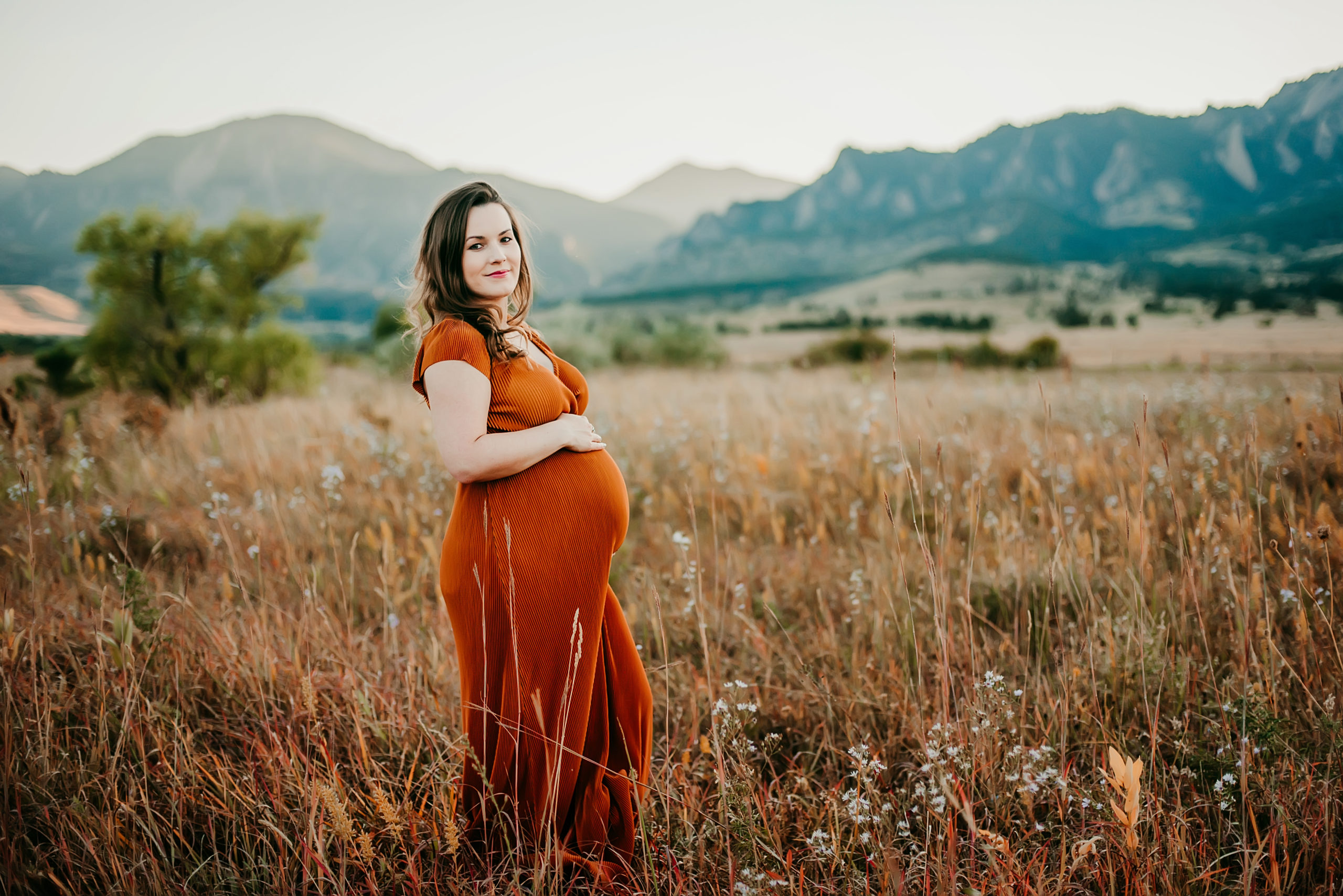 outdoor maternity shoot